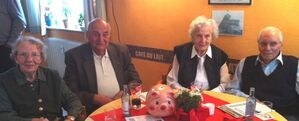Viel Lebenserfahrung an einem Tisch: Vier SozialdemokratInnen, die insgesamt 370 Jahre alt sind.